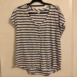 Old Navy White & Navy Striped Short Sleeve Button-down Tee